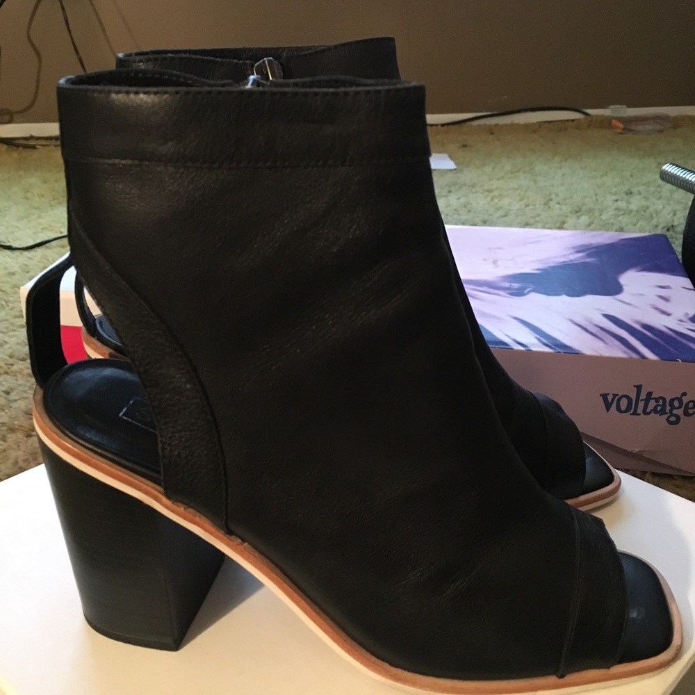 Black open toe heels